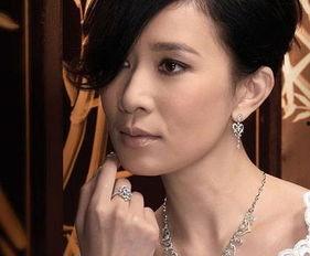 粤语爆料香港娱乐圈女星,揭秘幕后真相与情感纠葛 第1张 粤语爆料香港娱乐圈女星,揭秘幕后真相与情感纠葛 第1张