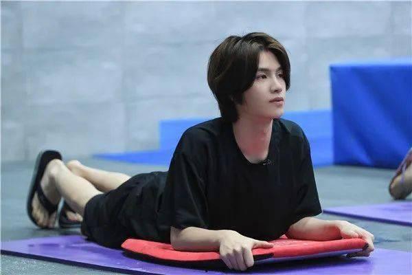 黄明昊爆料祖传秘方视频,传承千年养生智慧  第1张